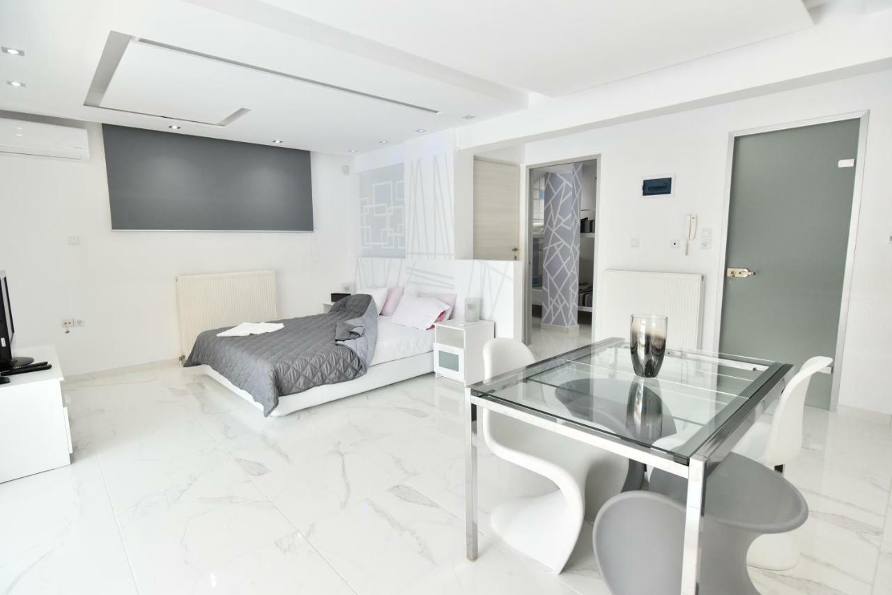 Alpha Delta Pool Apartment *