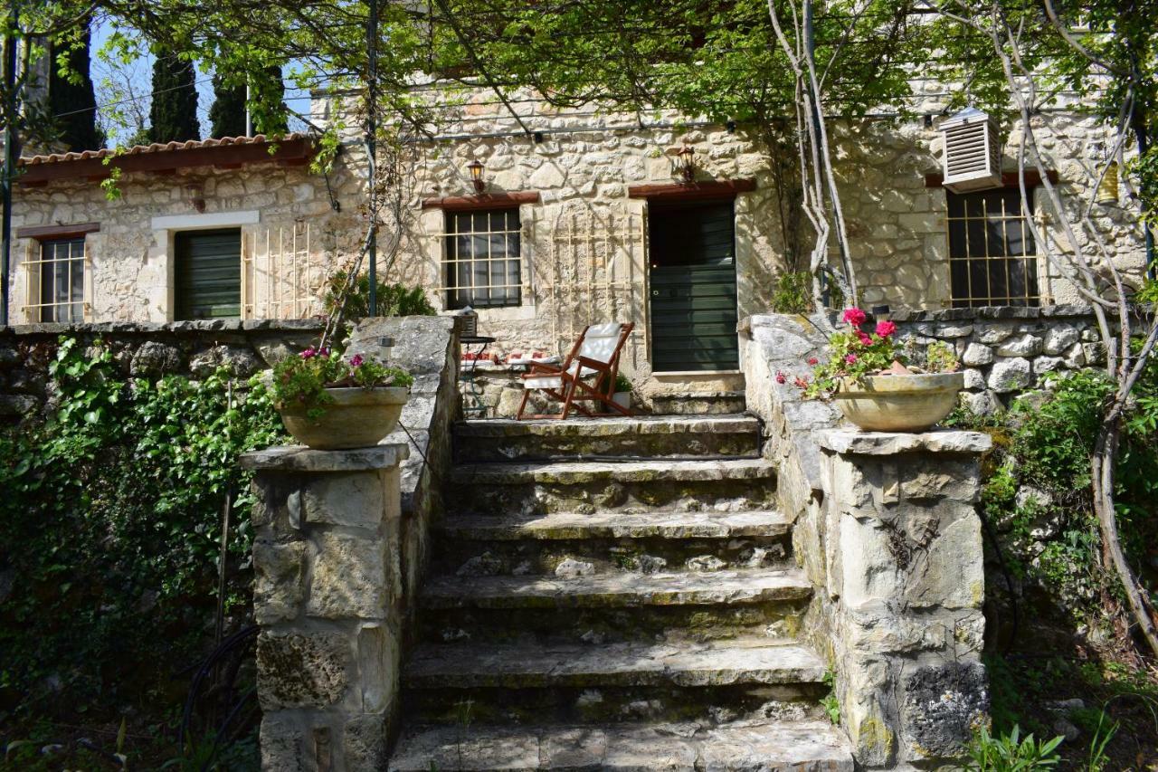 Eri Traditional House Holiday home *