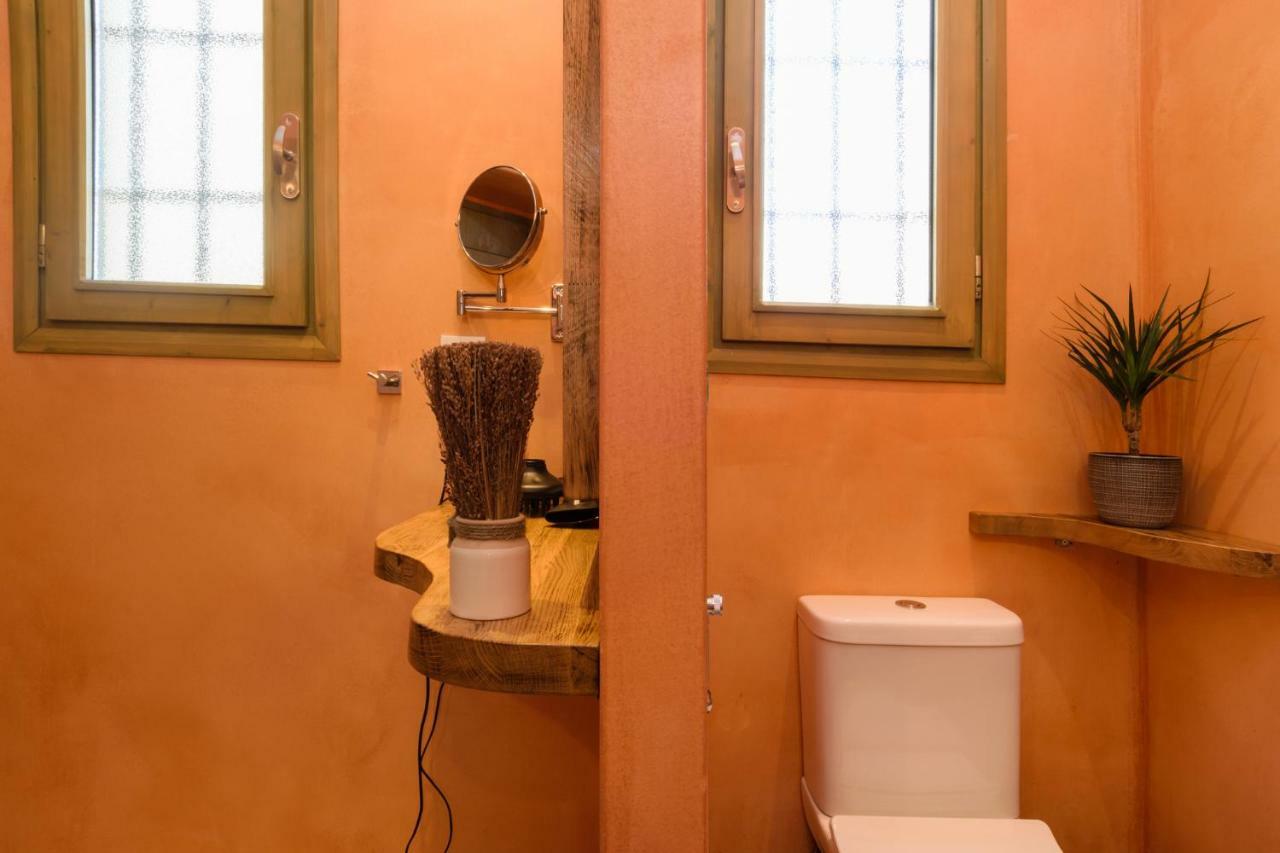 Effrosini Traditional * Nopigia