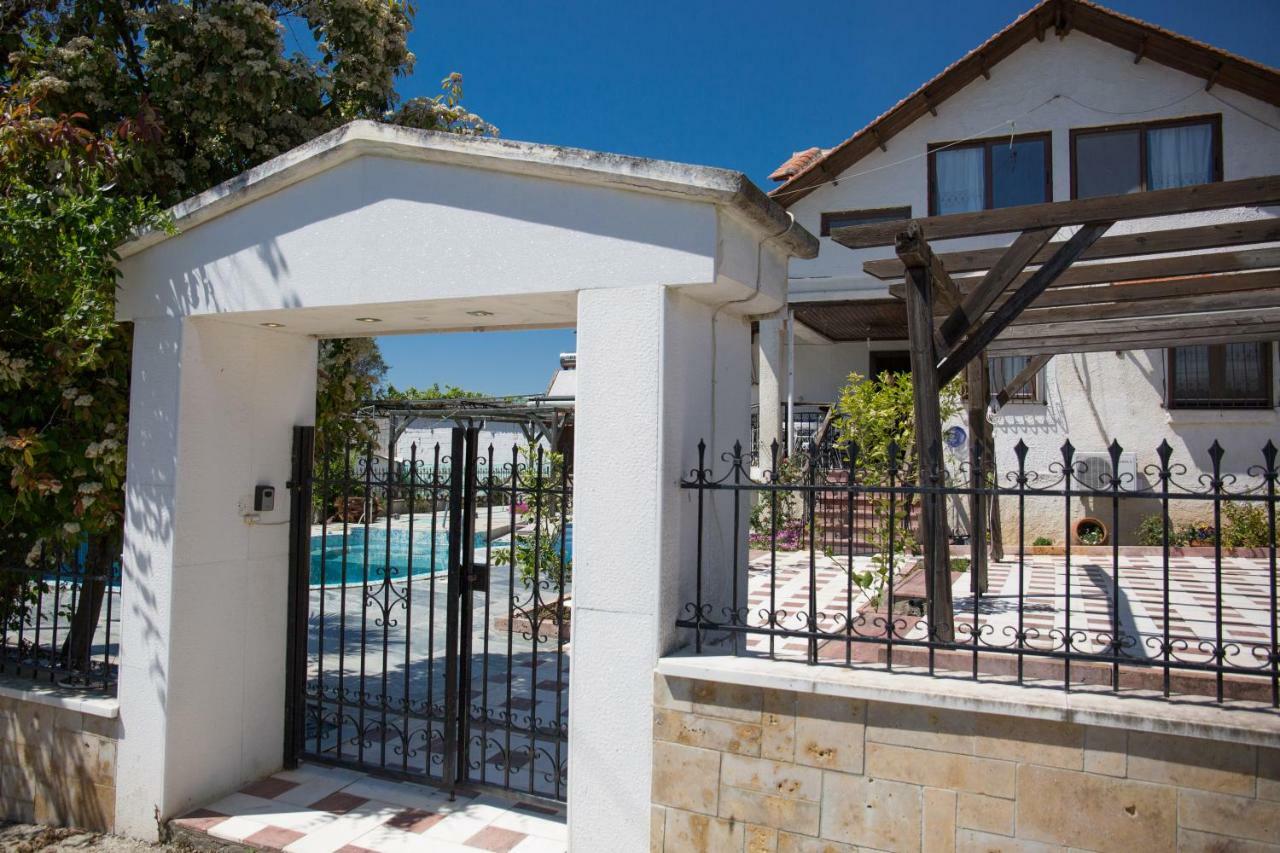 Rural Private Pool, Bbq, Court ,20' Airport
