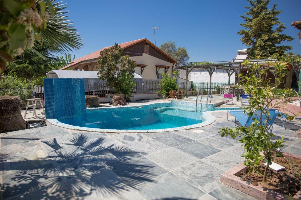 Rural Private Pool, Bbq, Court ,20' Airport