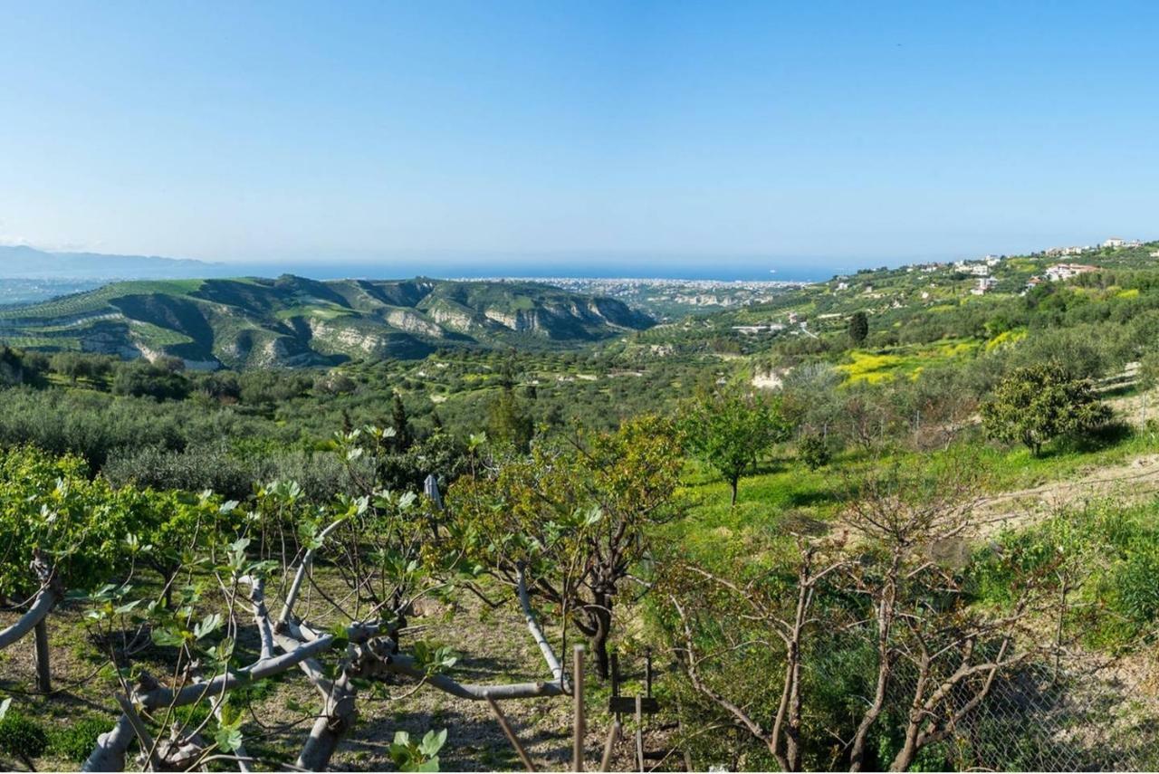 Apartment Muses Panoramic View, Minutes From Knossos Minoan Palace *