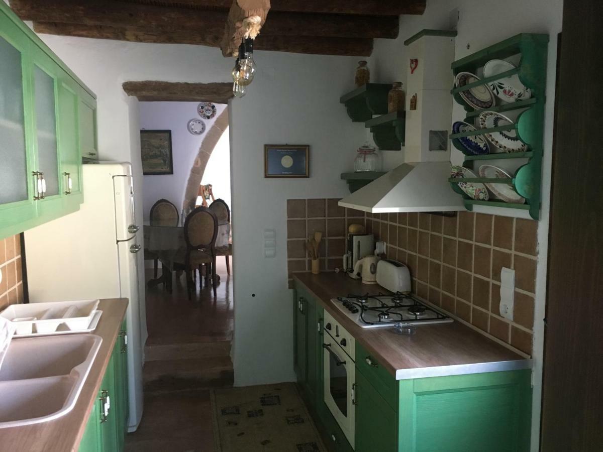 Anemos Traditional Villa *