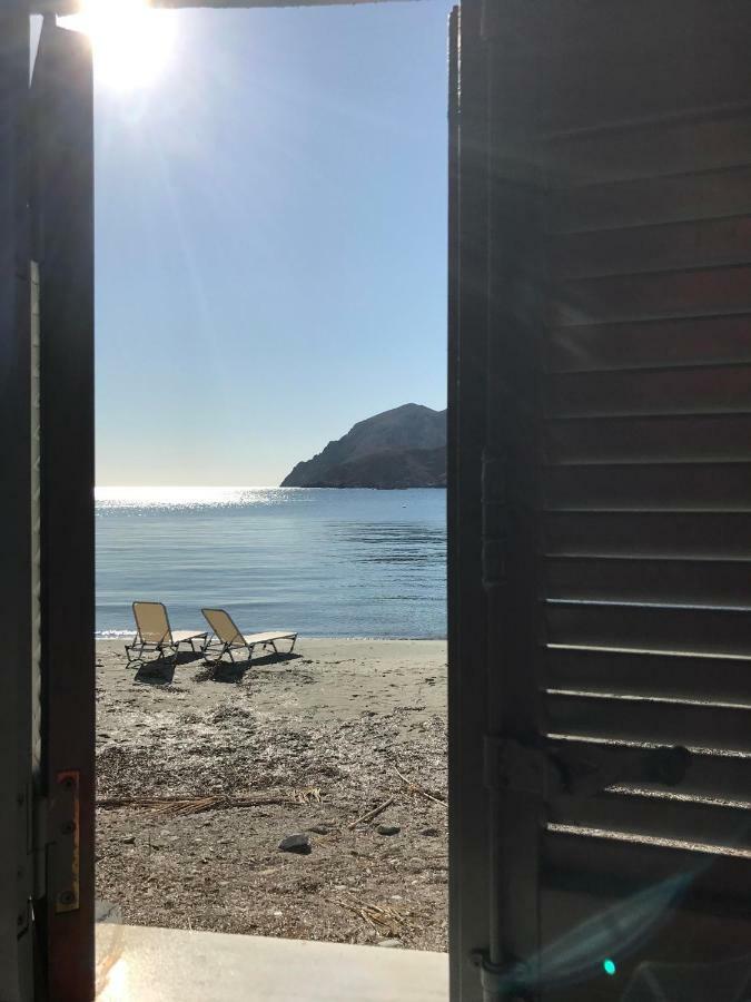 Apartment τo κamari *