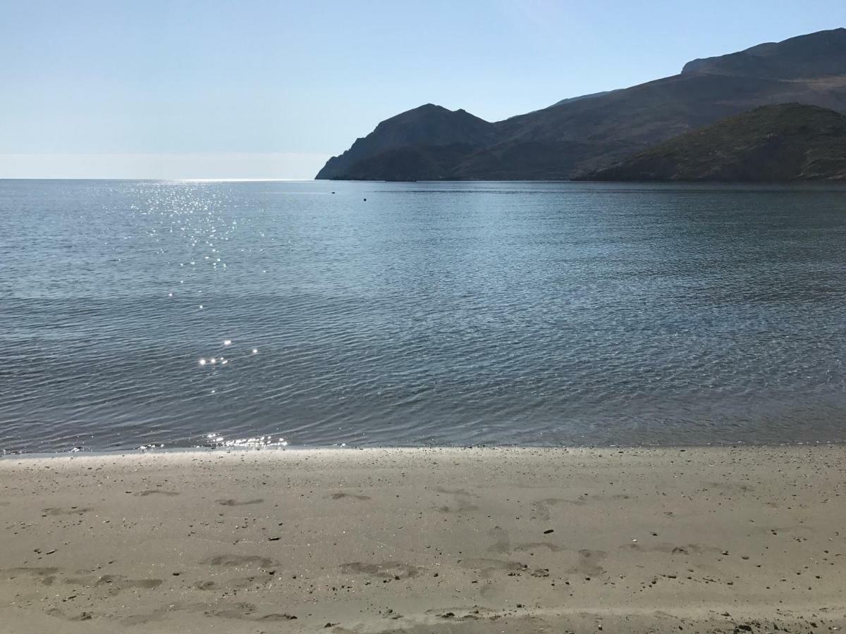 τo κamari Skyros