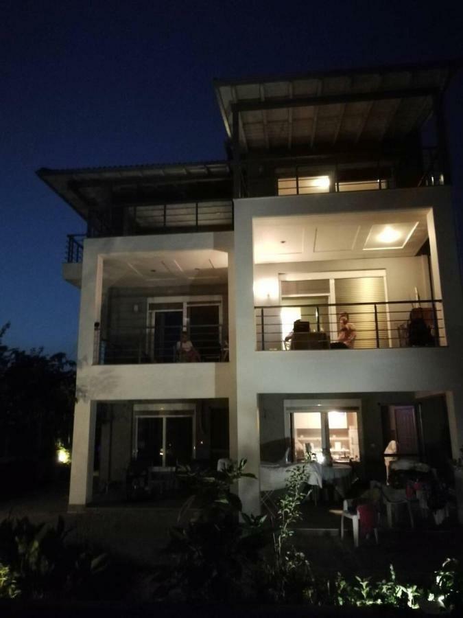 Apartment To Sea