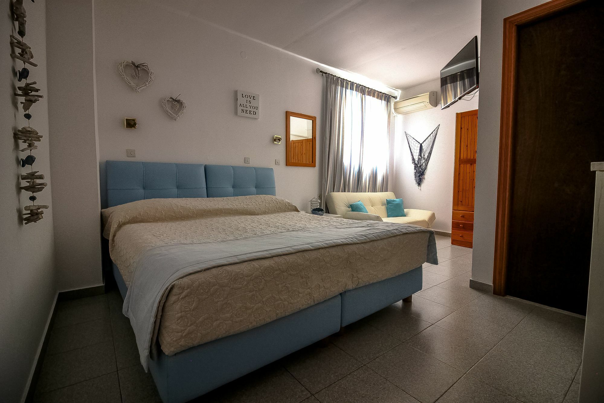 Domna Apartment *