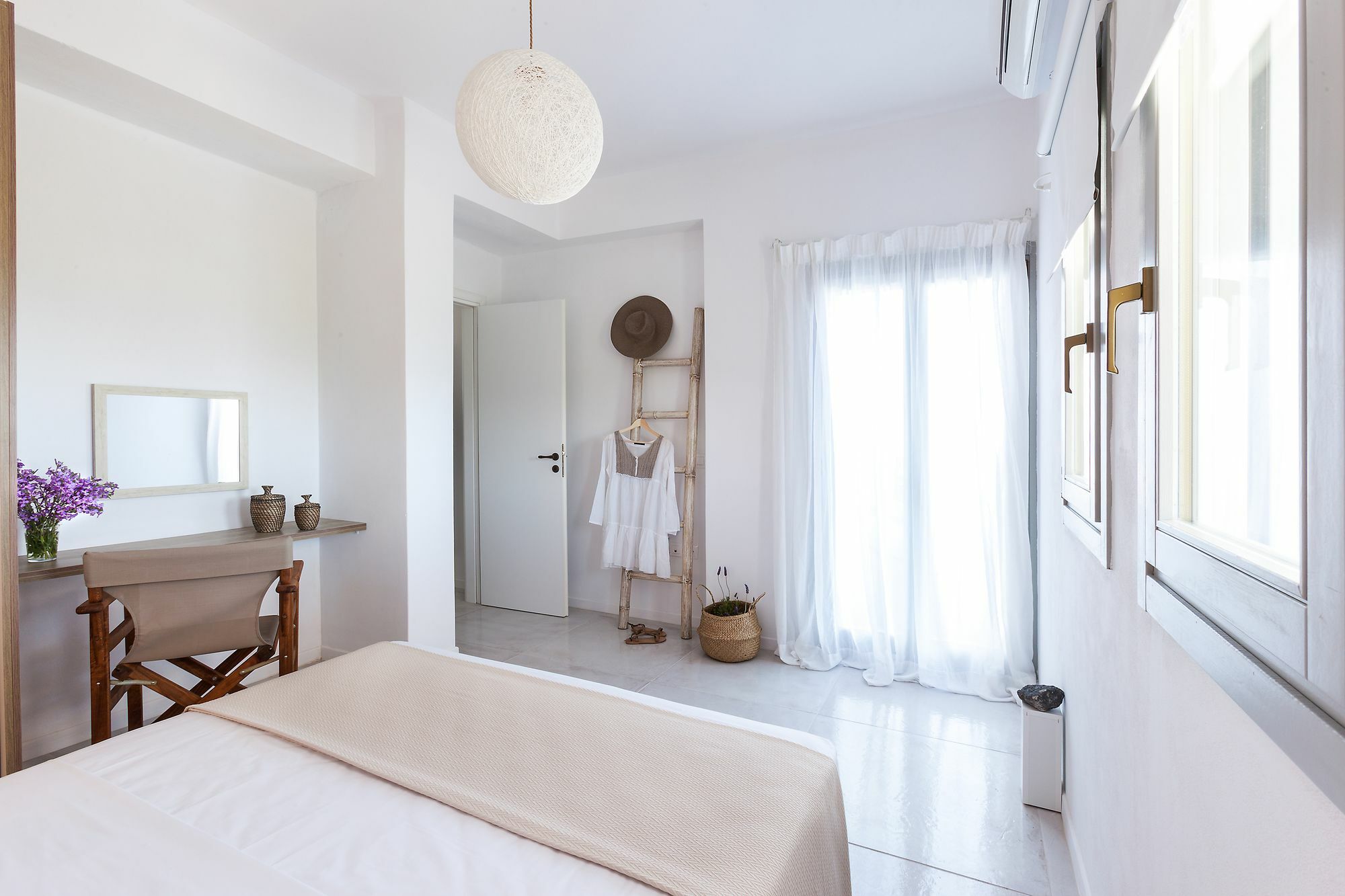 Vinea Santorini Villa *