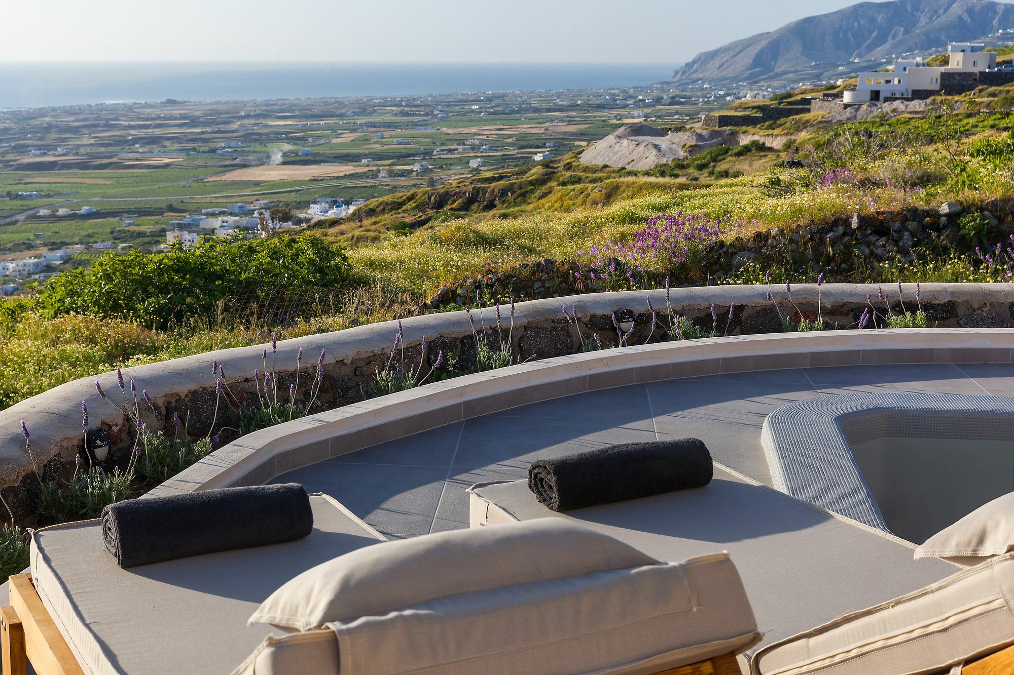 Vinea Santorini Villa *