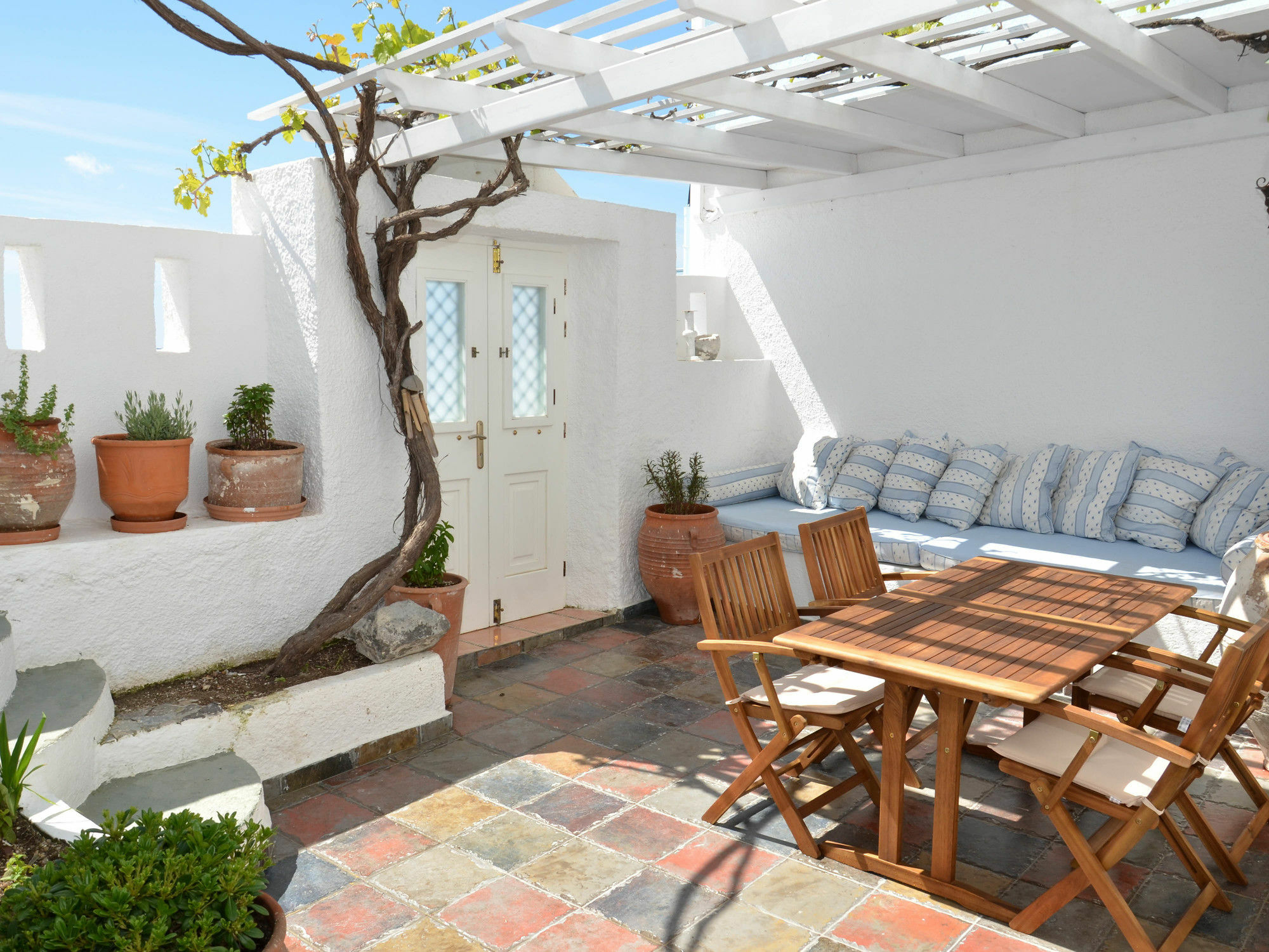 Apartment Fegari *