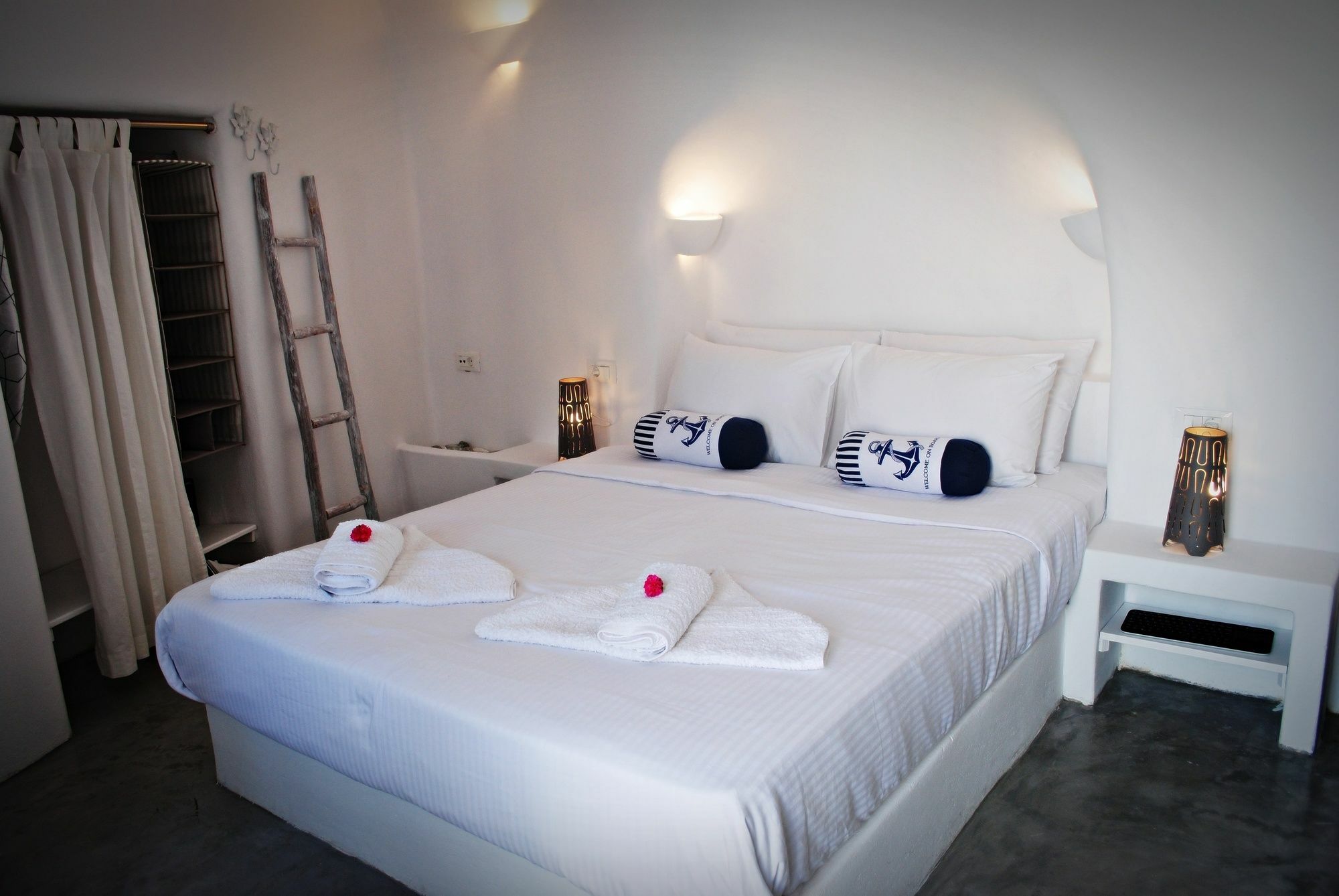 Naftilos Apartment Oia (Santorini)
