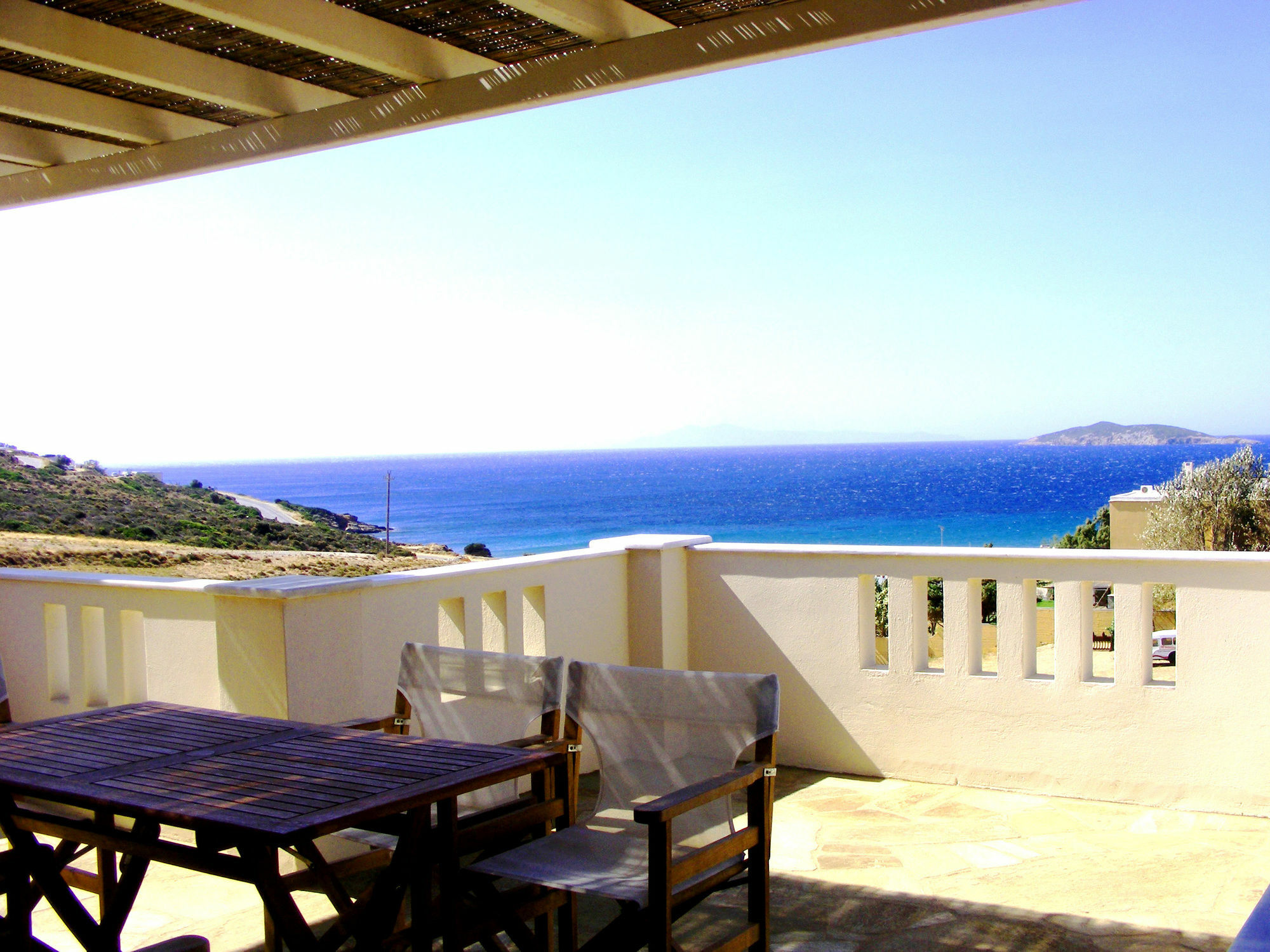 Aparthotel Seaside Luxury Suites, Infinity Pool By Explore Andros 3*