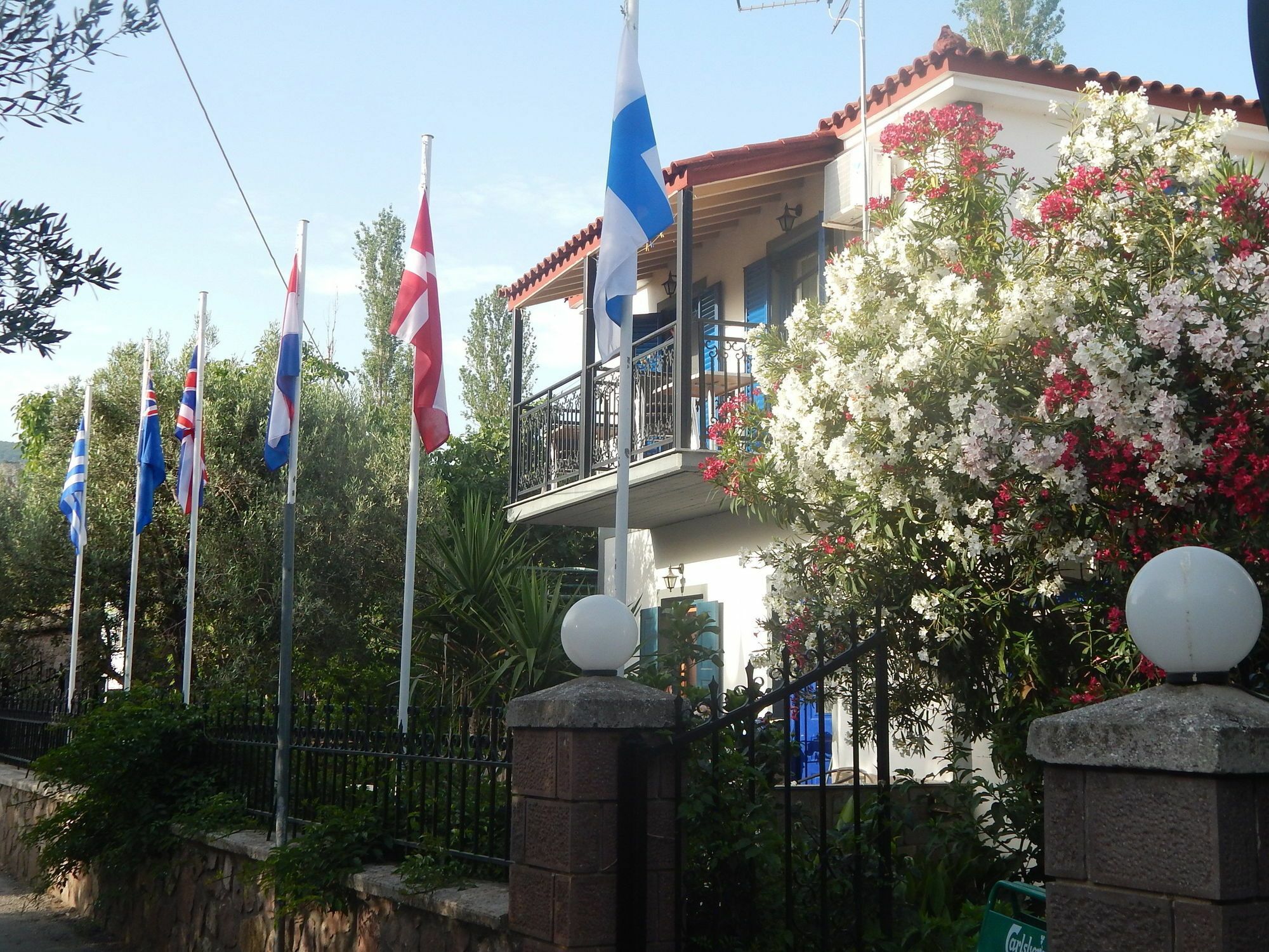 Gardens 2*