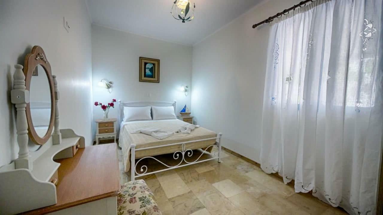 Feakia 2 Country house *