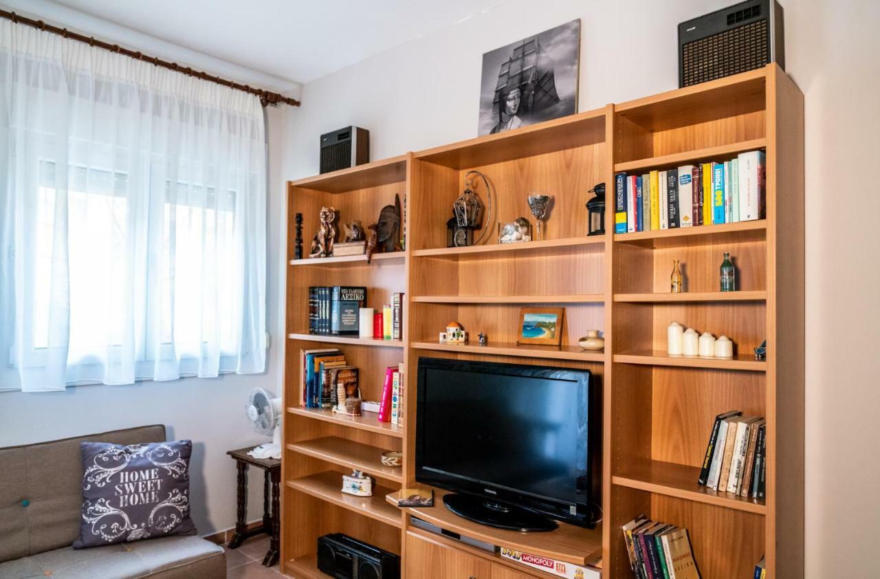 Apartment Next To The Sea -