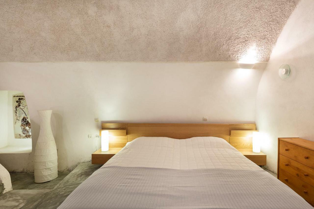 Andreas Cultural Cave House In Imerovigli, Santorini Holiday home *