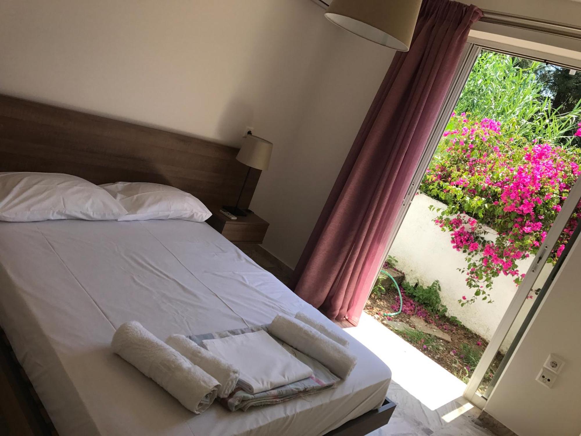 Holiday home Pinelopi
