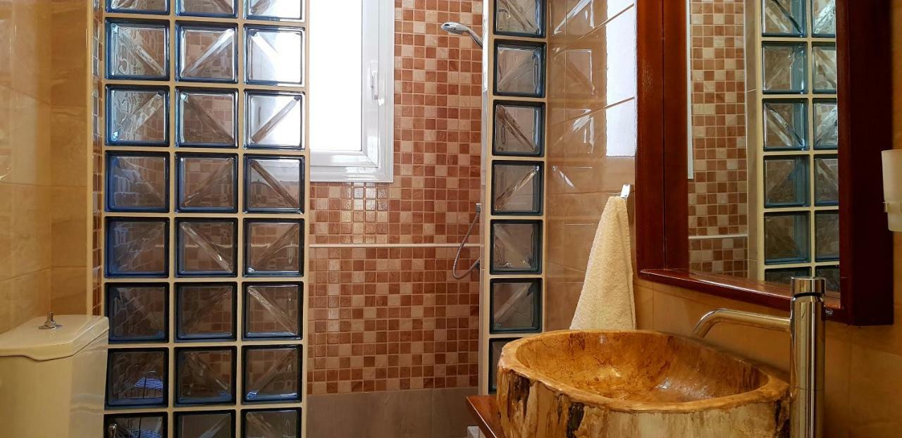 Spacious In The Historical Center Of Athens