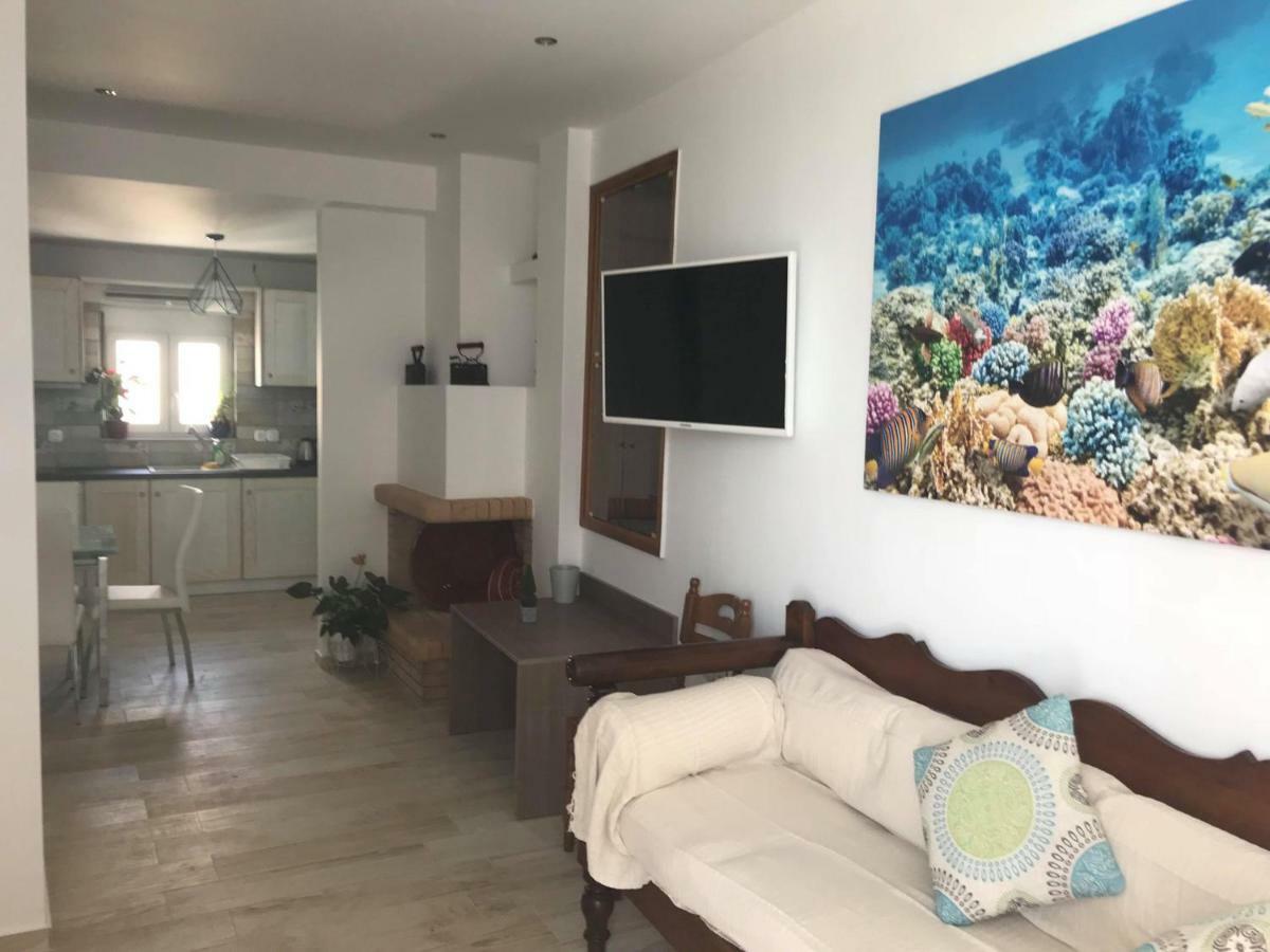 Blue Island Apartment