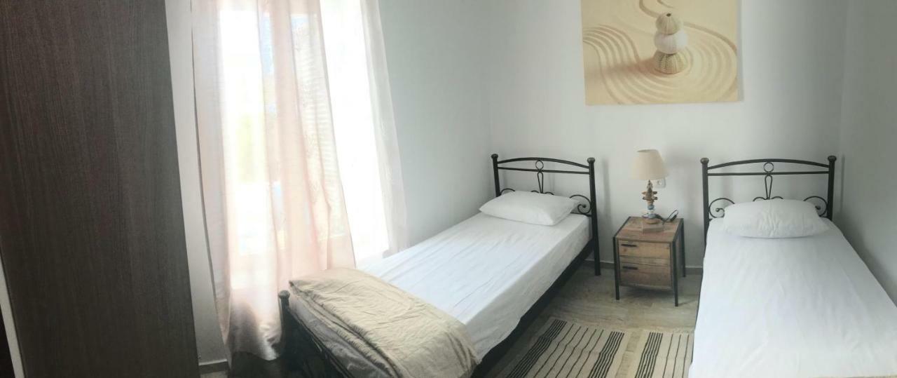 Blue Island Apartment