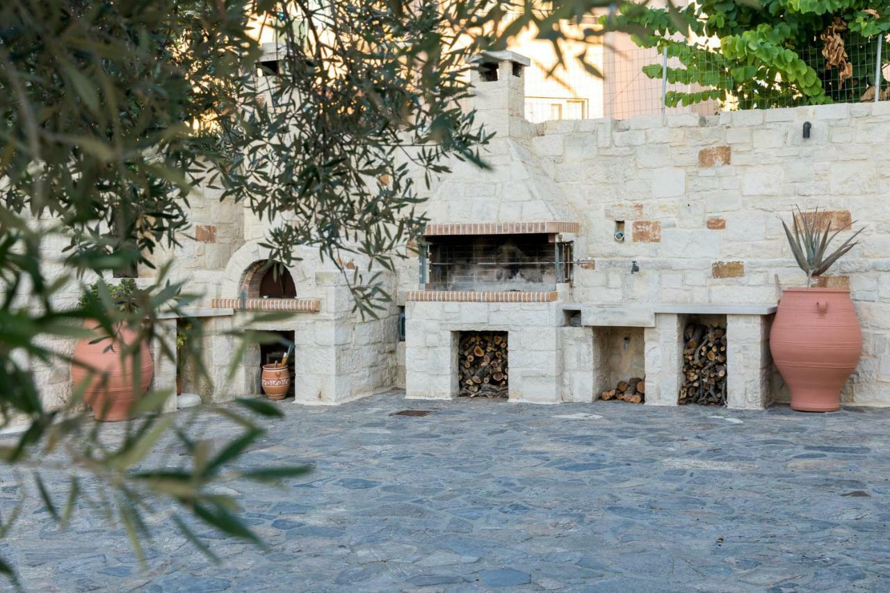 Mangie * Hersonissos (Crete)