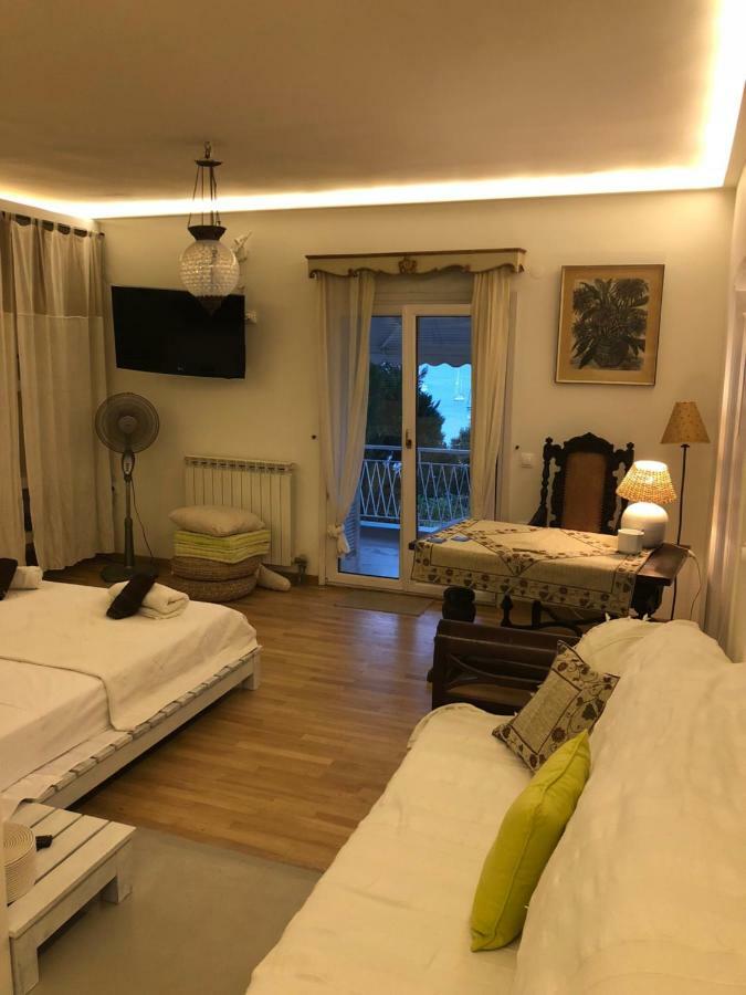 Classy Lux W/ Sea View, Garden, Parking Apartment *