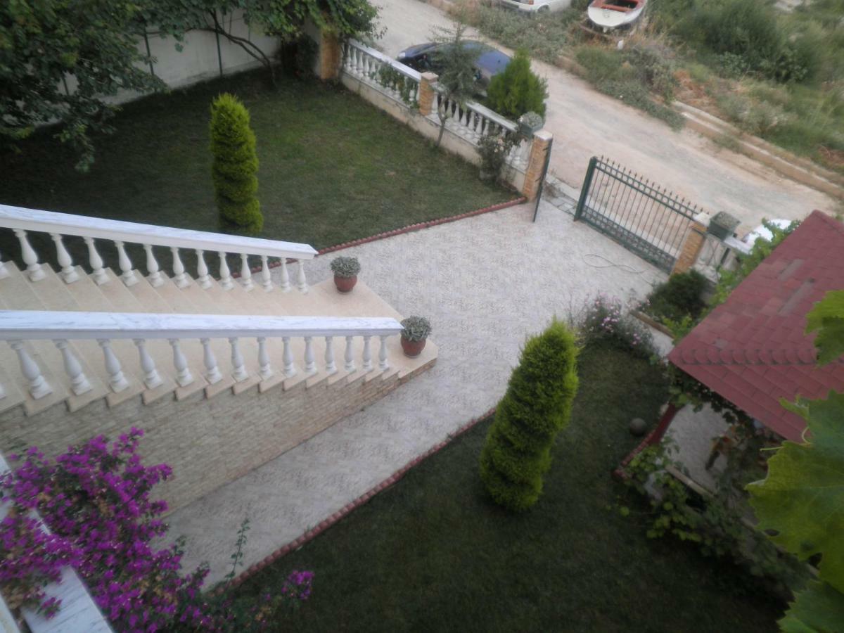 Natali Villa *