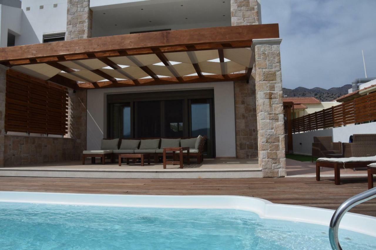 Loula Villa *