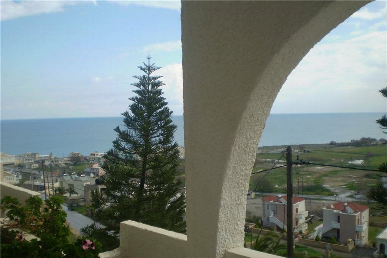 Aparthotel Aeolos 2*