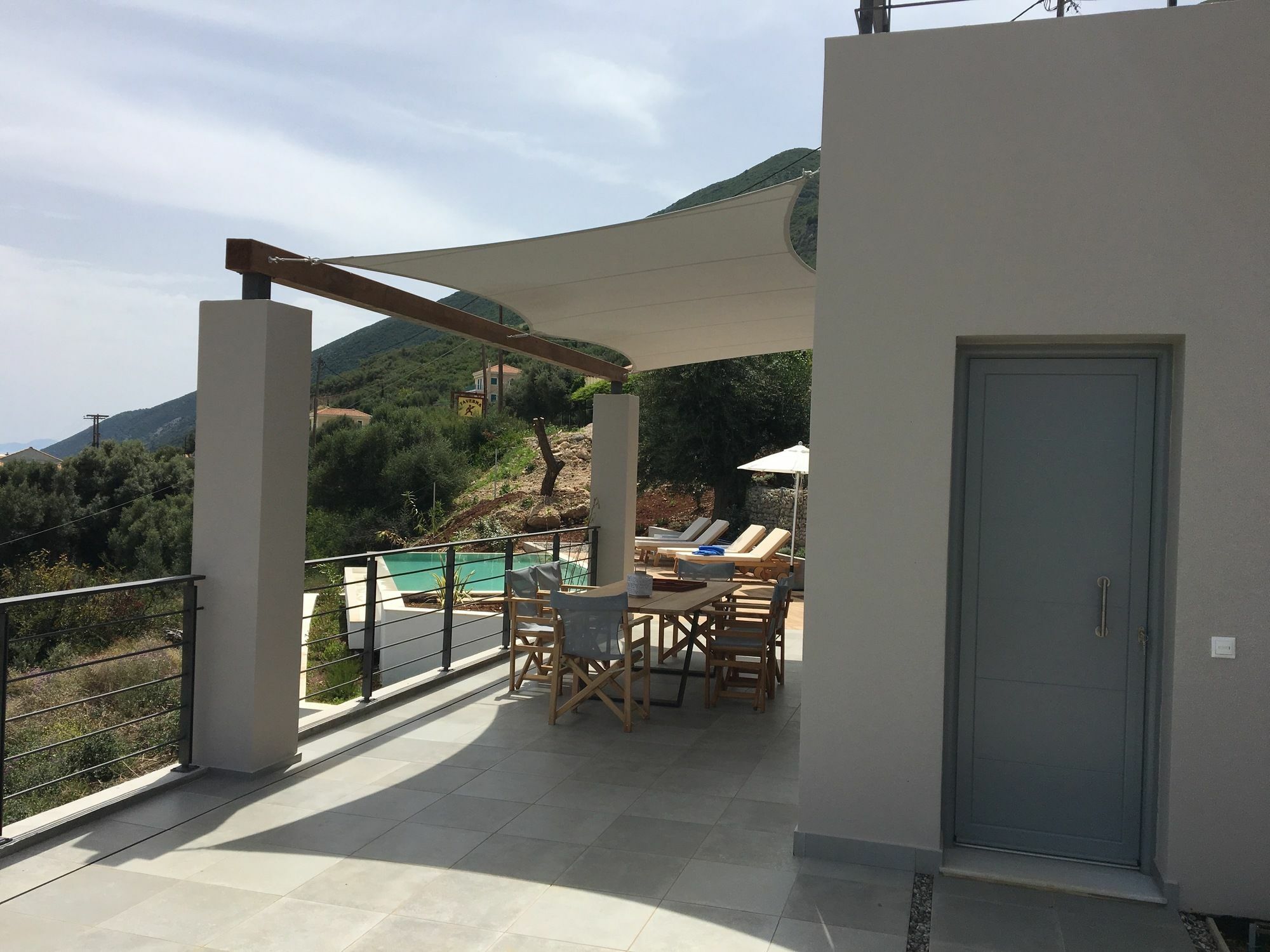 Anemos Luxury