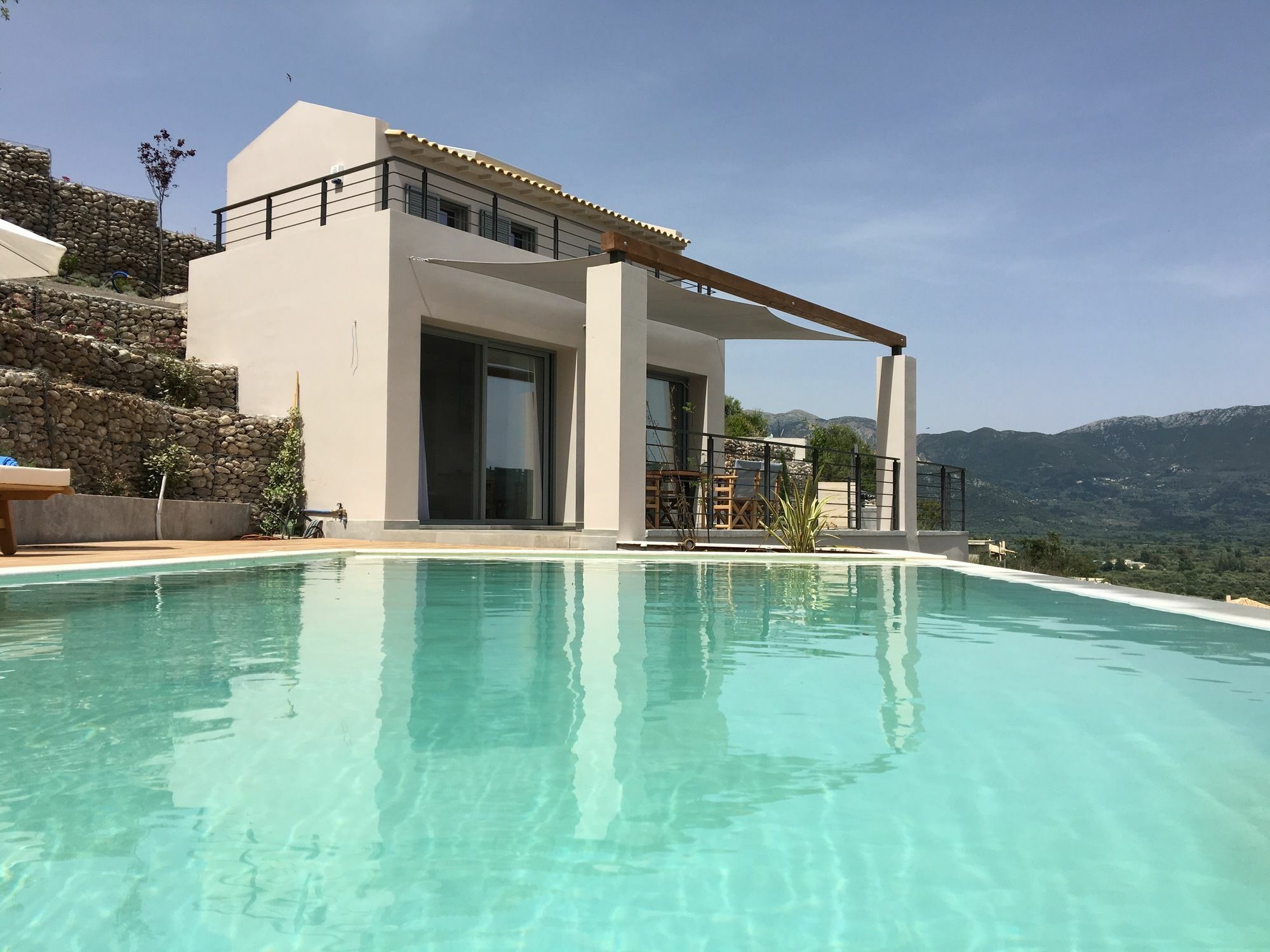 Anemos Luxury Pondi