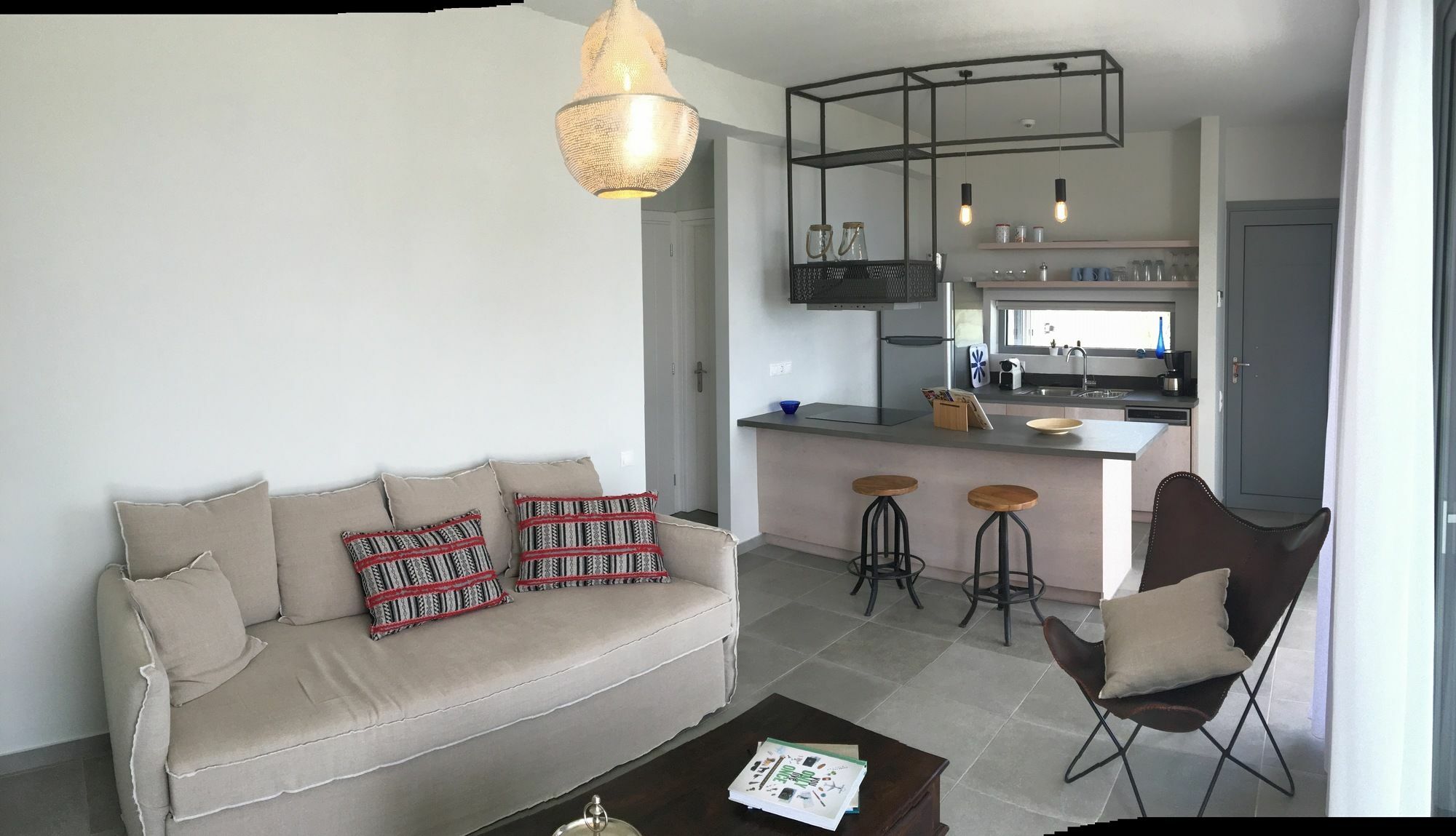Anemos Luxury Pondi