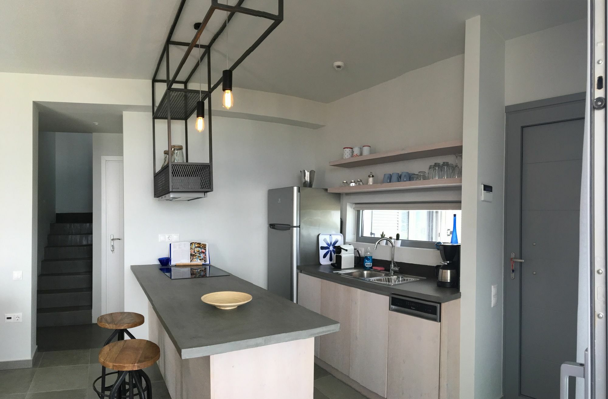 Anemos Luxury Apartment Pondi