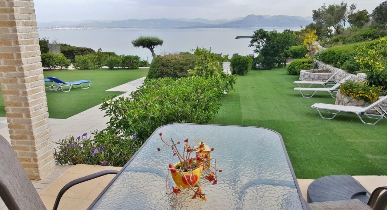 Villa Oikonomou Luxury Vouliagmeni Lake