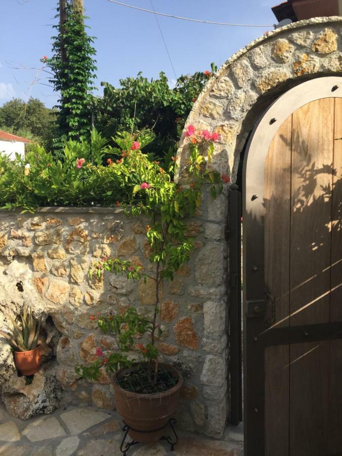 Lithos Villa *