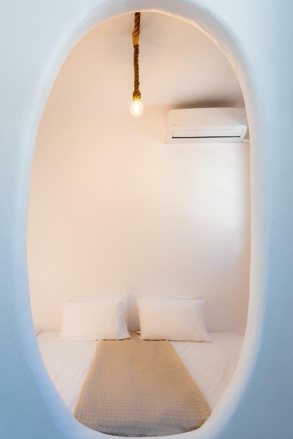Plaka Suites