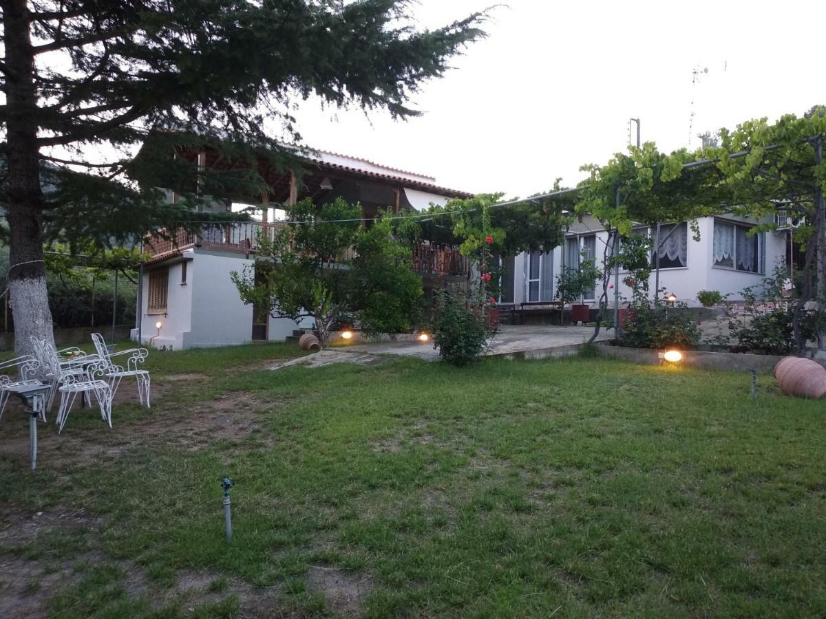 Leaves Holiday home Nea Iraklitsa