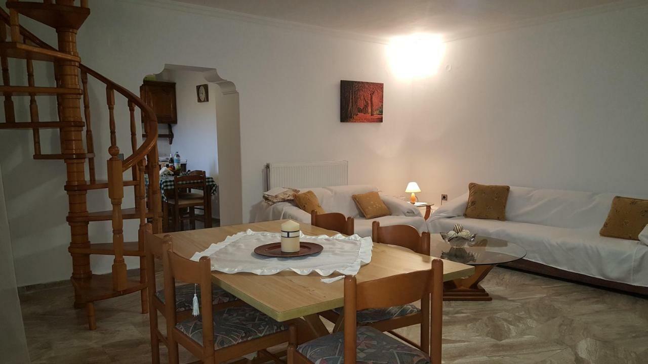 Alexandros House Country house Vatos