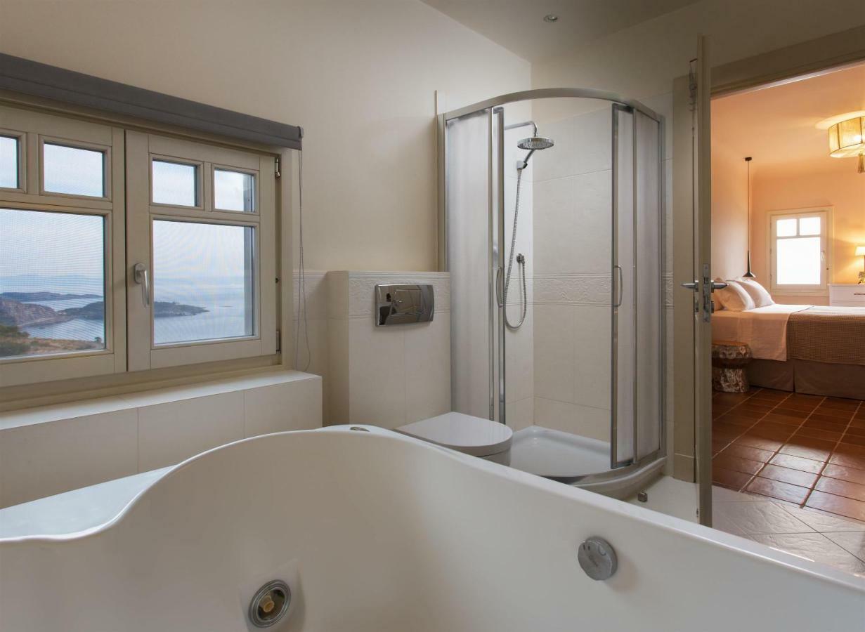 Itis Luxury With Balcony, Panoramic View & Jacuzzi Villa *