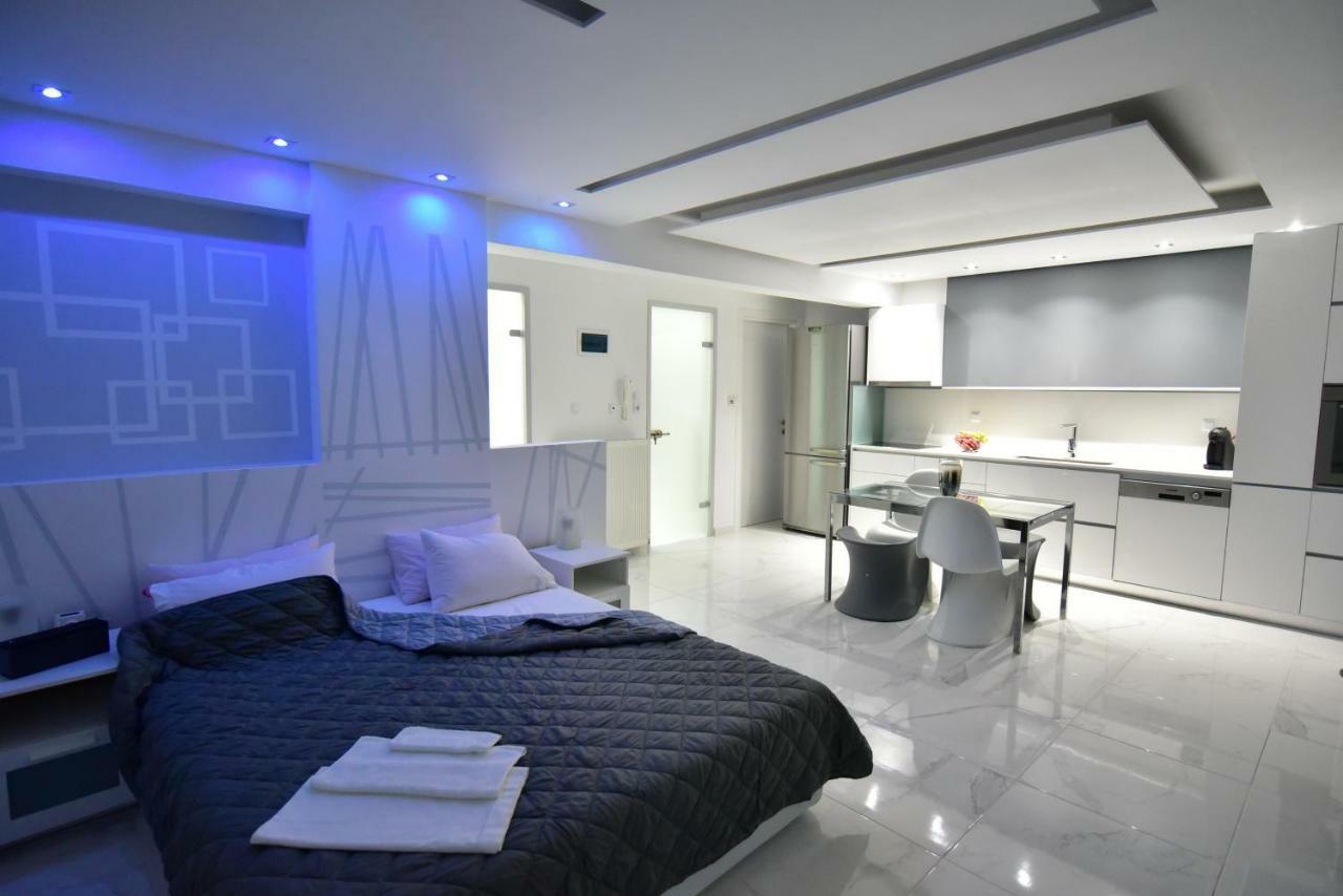 Alpha Delta Pool Apartment