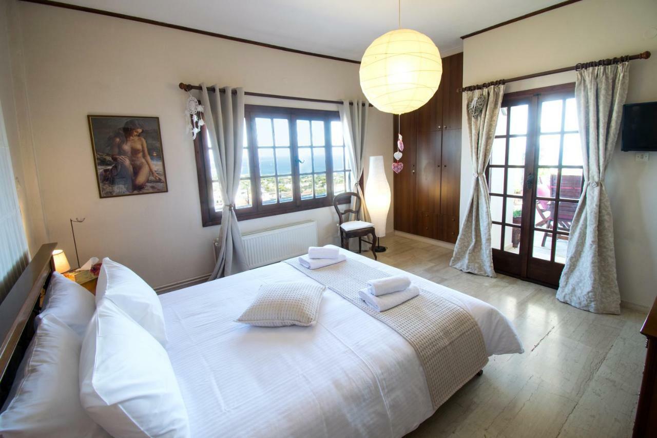 Goddess Artemis Balcony Apartment