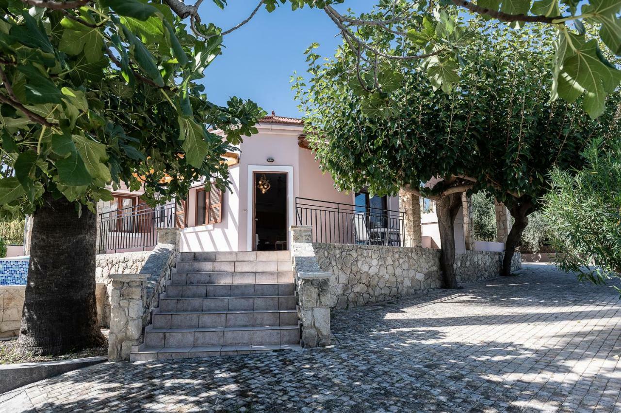 Holiday home Lila Hill House Stalos