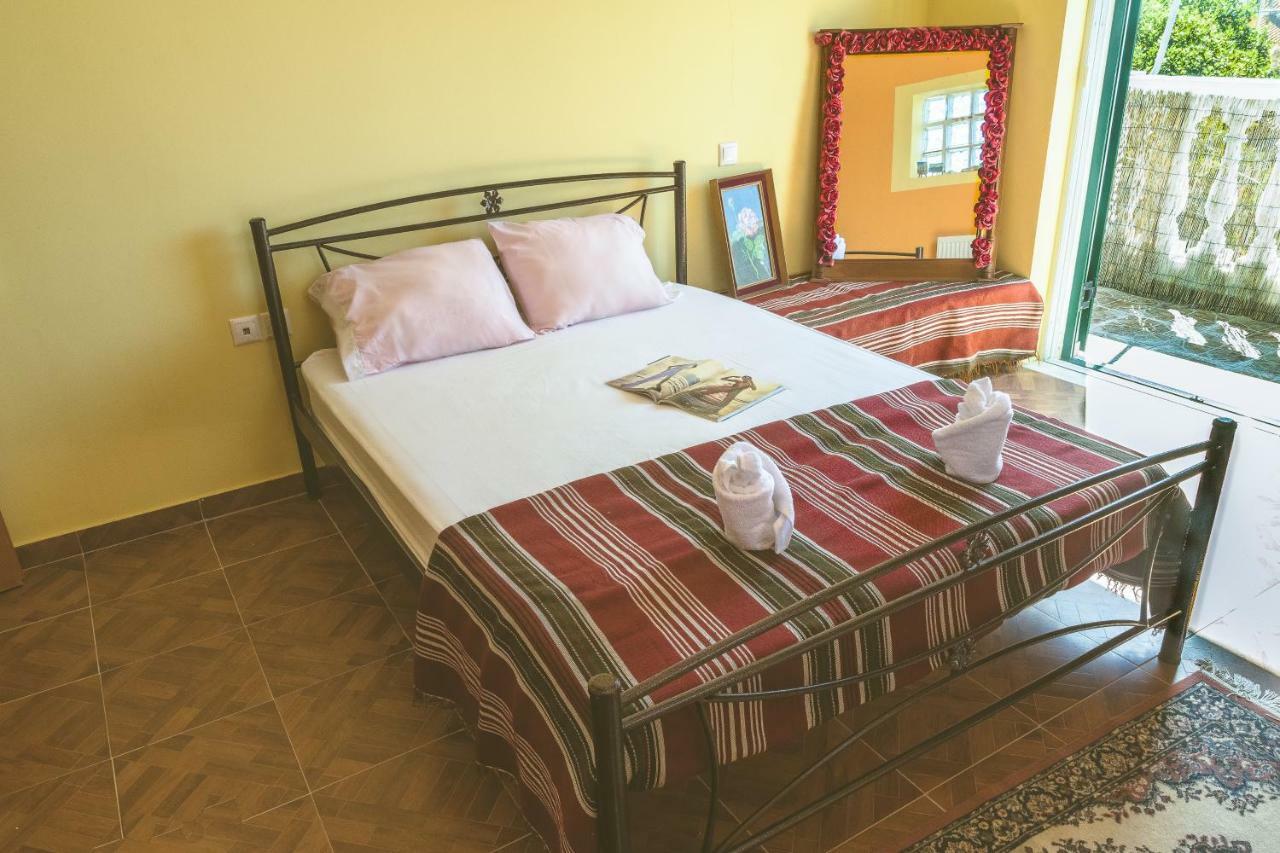 Modern Flat With Beautiful Views In South Of Corfu Apartment Lefkimmi (Corfu)