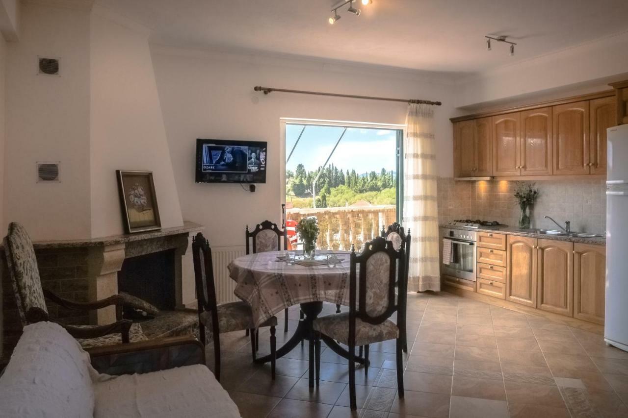 Modern Flat With Beautiful Views In South Of Corfu *