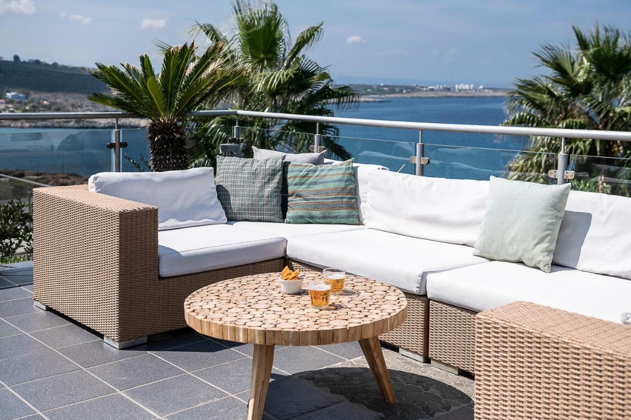Emilia Front Sea Villa Kalathas