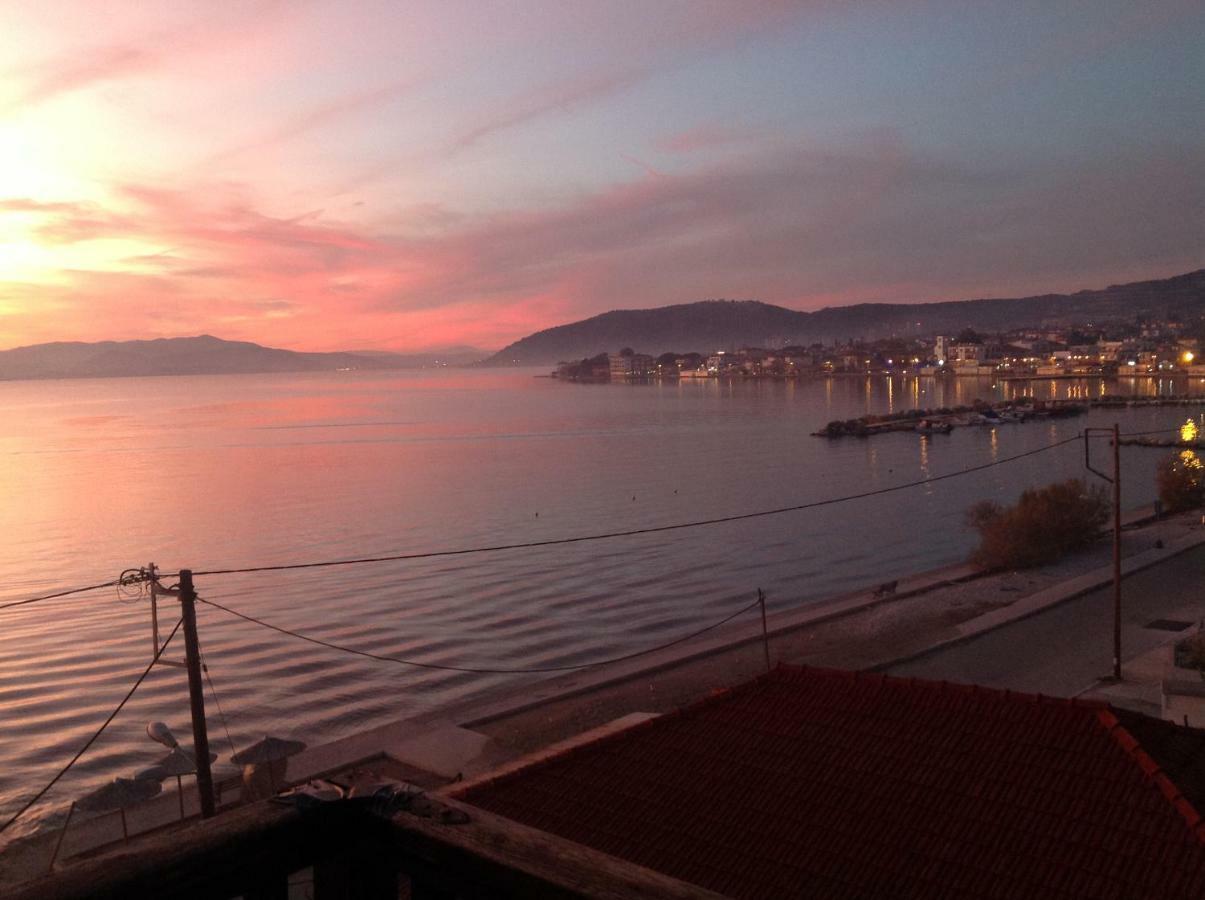 Filippos Apartments: Seaside Panoramic Views * Agria