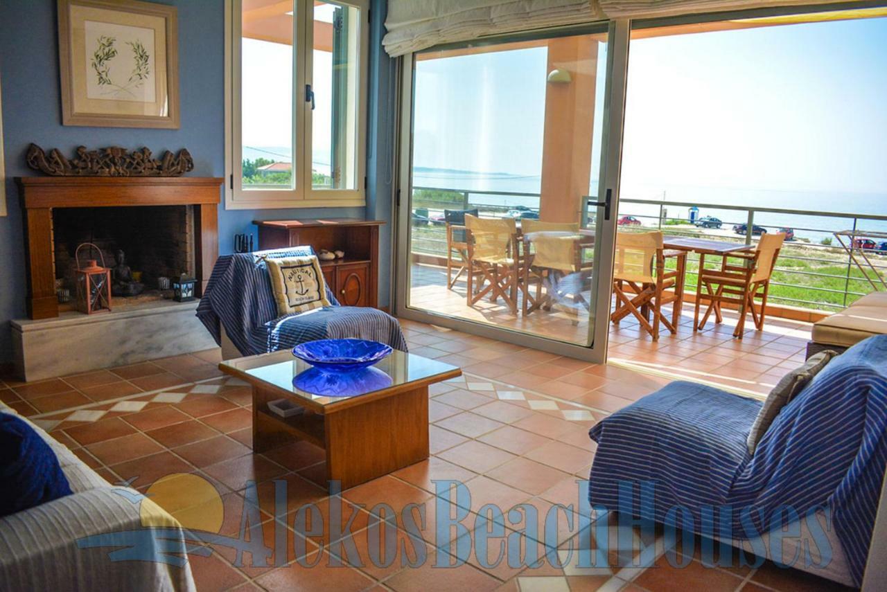 Alekos Houses-sundance Lixouri