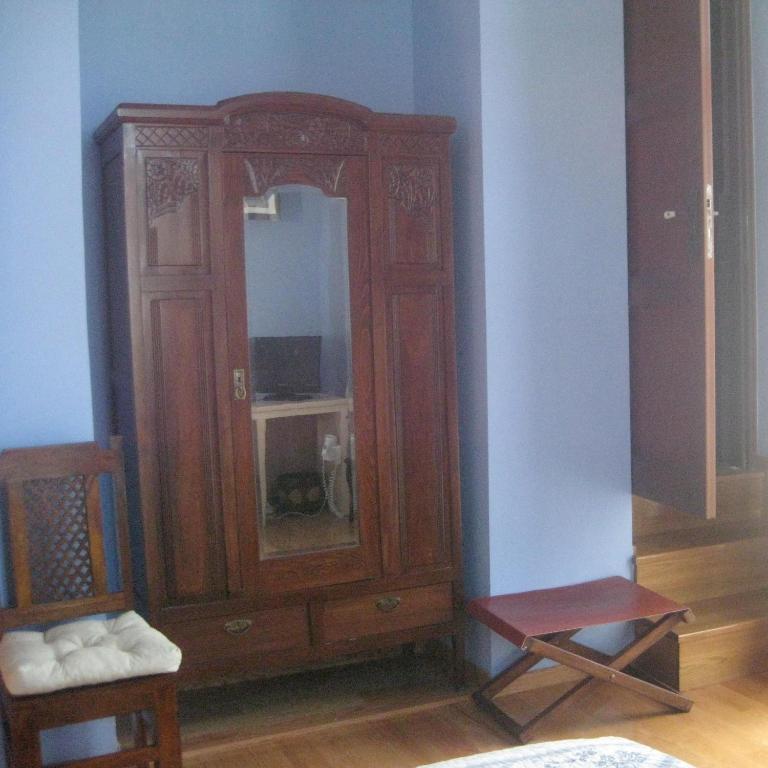 Traditional Ianthe Hotel