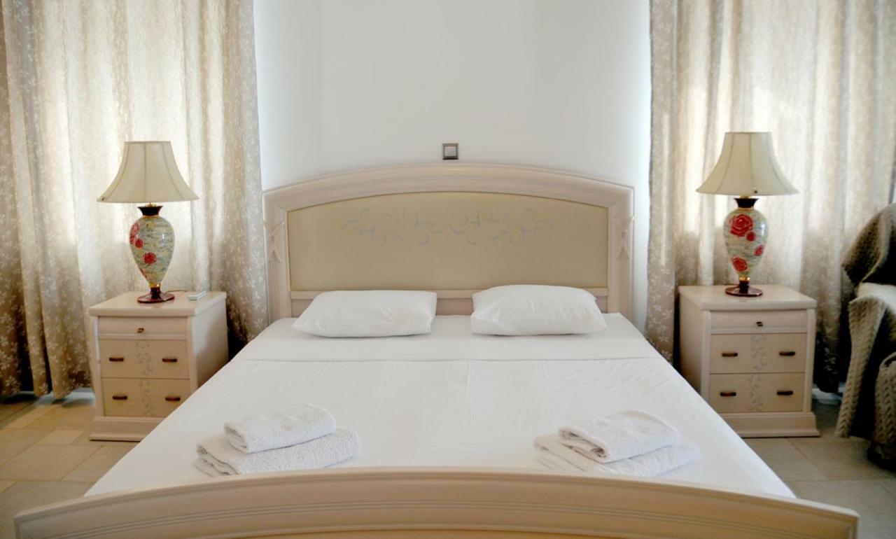 Busho * Naousa (Paros)