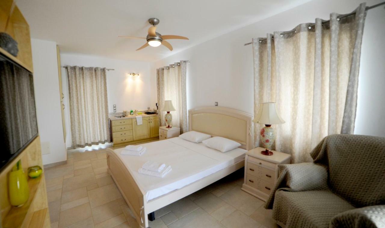 Busho Naousa (Paros)